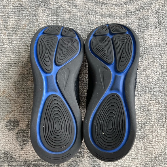 Nike LunarEpic Low Flyknit 2 Shoes - Picture 4 of 7